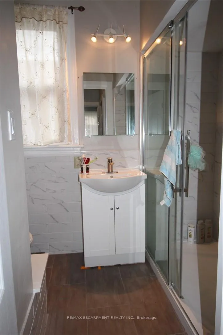 Photo 22 of 19 Emerald Street N, Hamilton, Landsdale — HOMEH
