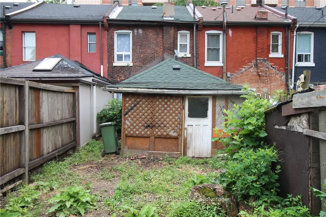 Photo 27 of 19 Emerald Street N, Hamilton, Landsdale — HOMEH
