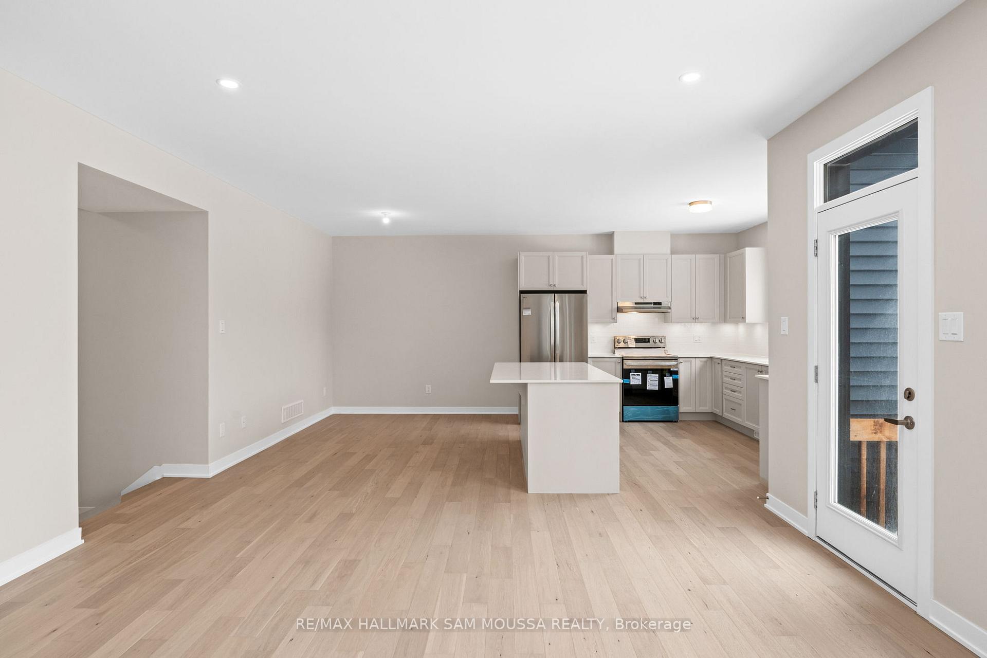 Photo 11 of 410 Euphoria Crescent, Ottawa, Barrhaven - Heritage Park — HOMEH