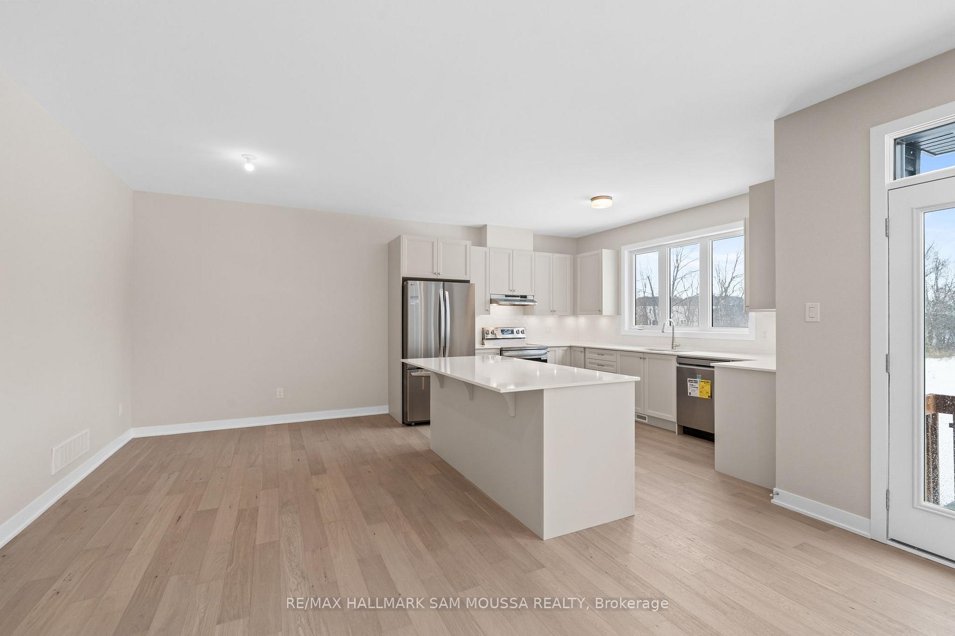Photo 12 of 410 Euphoria Crescent, Ottawa, Barrhaven - Heritage Park — HOMEH