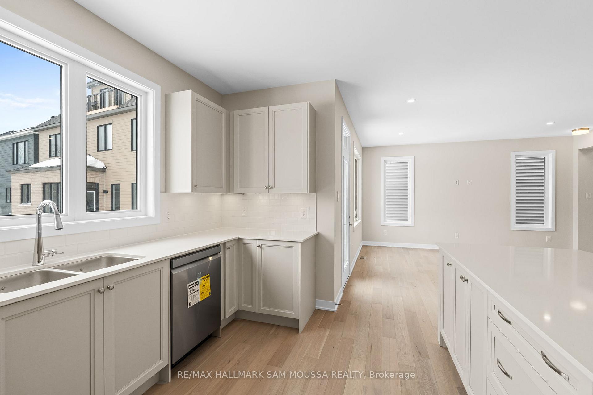Photo 17 of 410 Euphoria Crescent, Ottawa, Barrhaven - Heritage Park — HOMEH