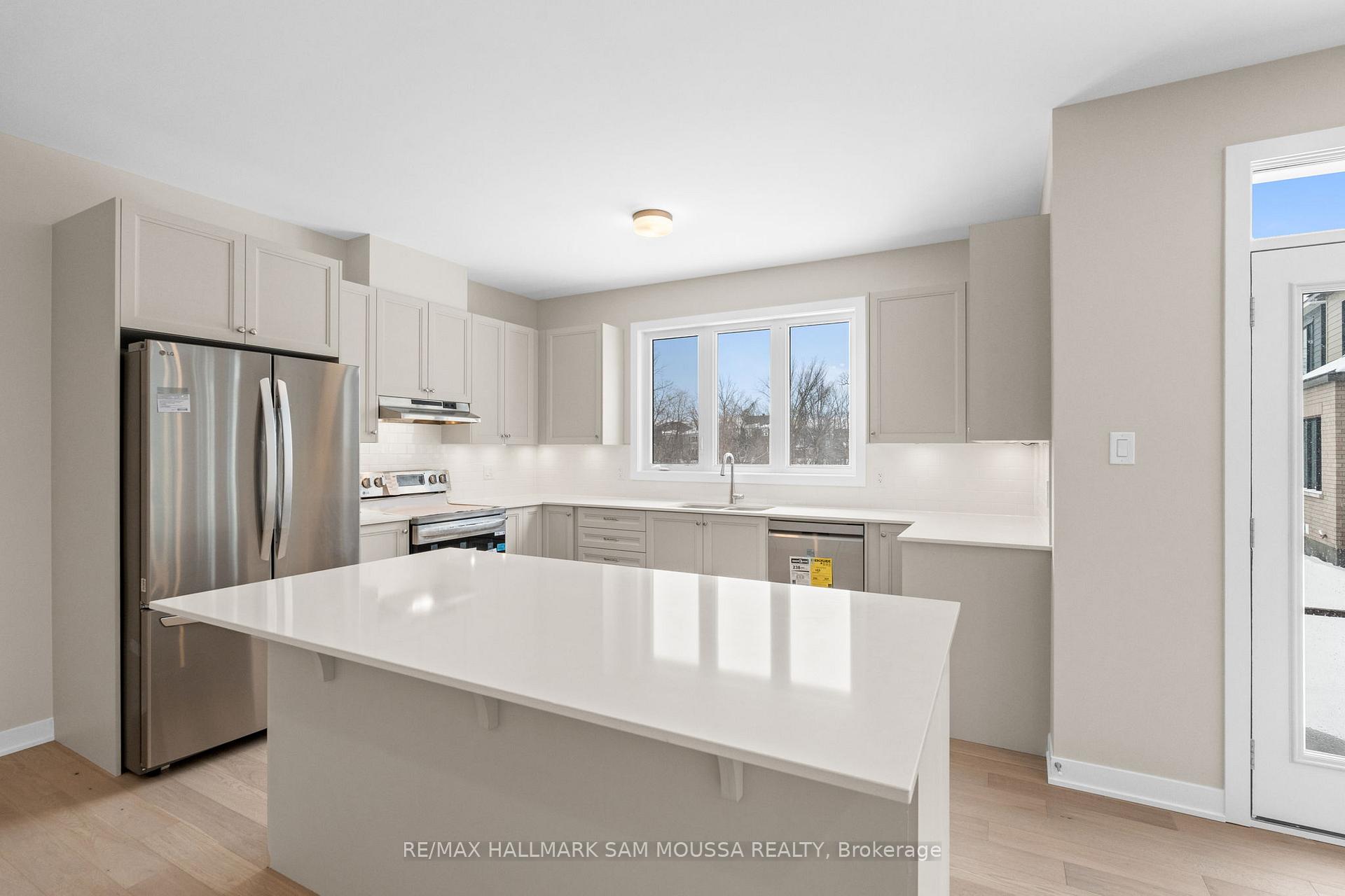 Photo 18 of 410 Euphoria Crescent, Ottawa, Barrhaven - Heritage Park — HOMEH