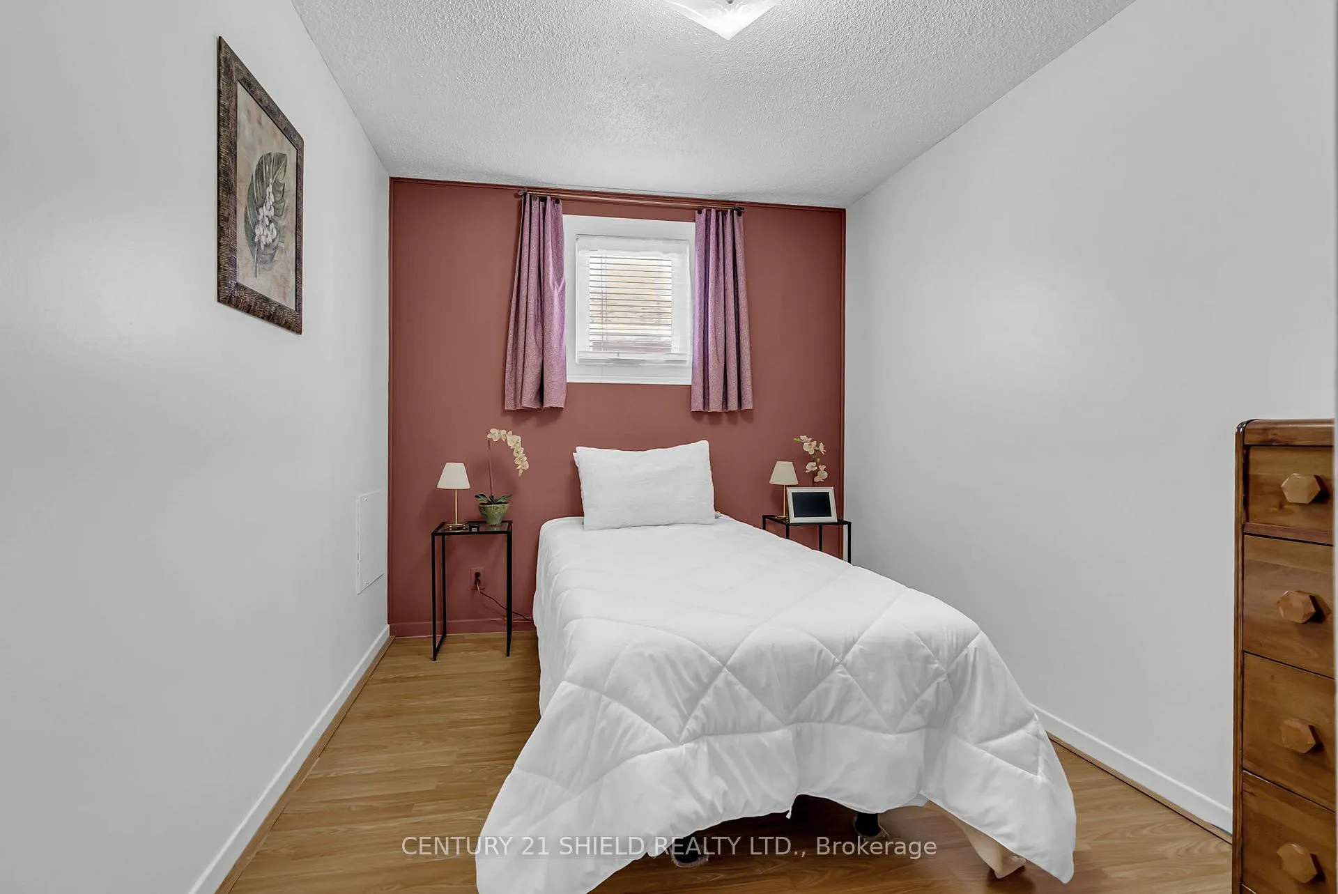 Photo 7 of 1201 Daly Avenue, Cornwall — HOMEH