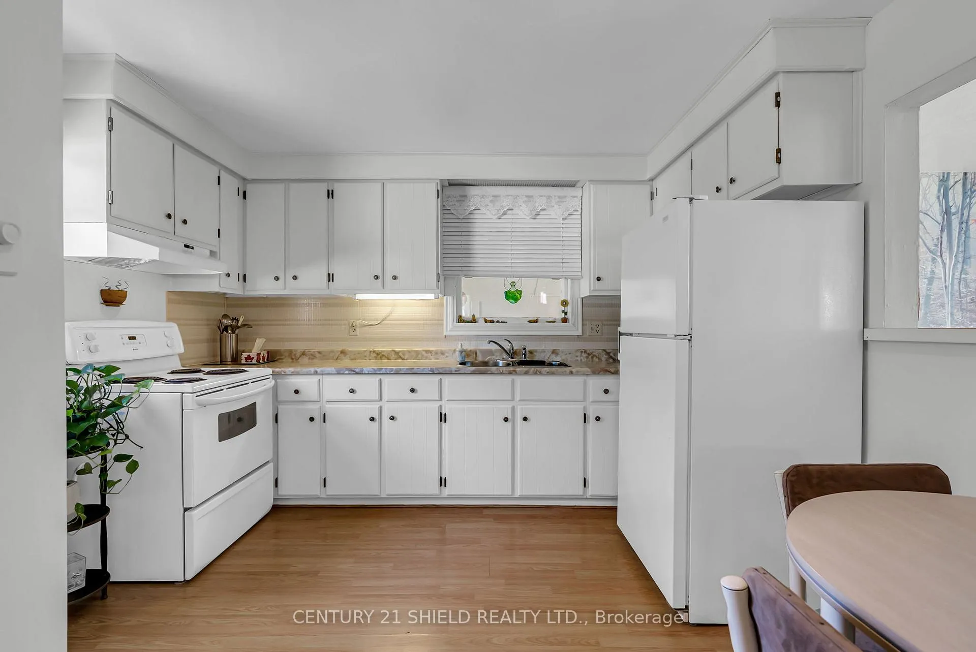 Photo 11 of 1201 Daly Avenue, Cornwall — HOMEH