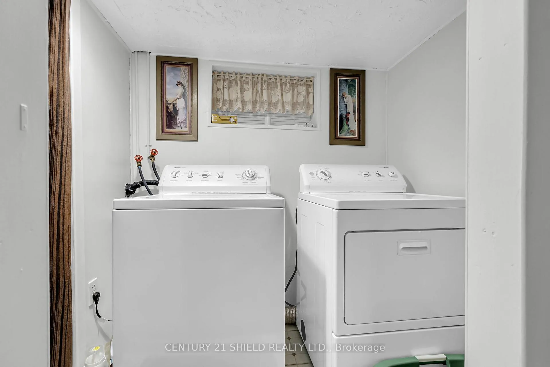 Photo 13 of 1201 Daly Avenue, Cornwall — HOMEH
