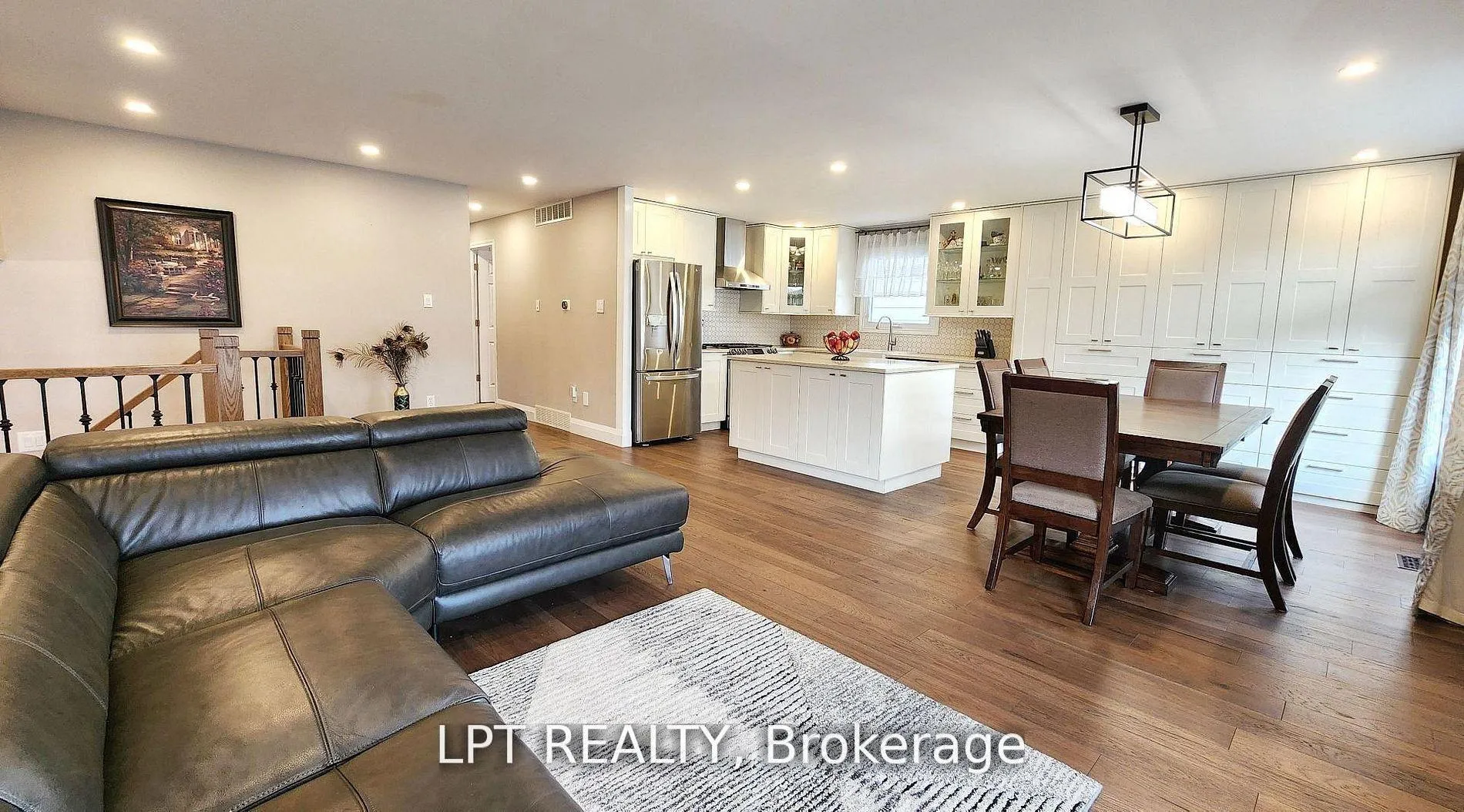 Photo 5 of 48 Maplehurst Crescent, Barrie, Cundles East — HOMEH
