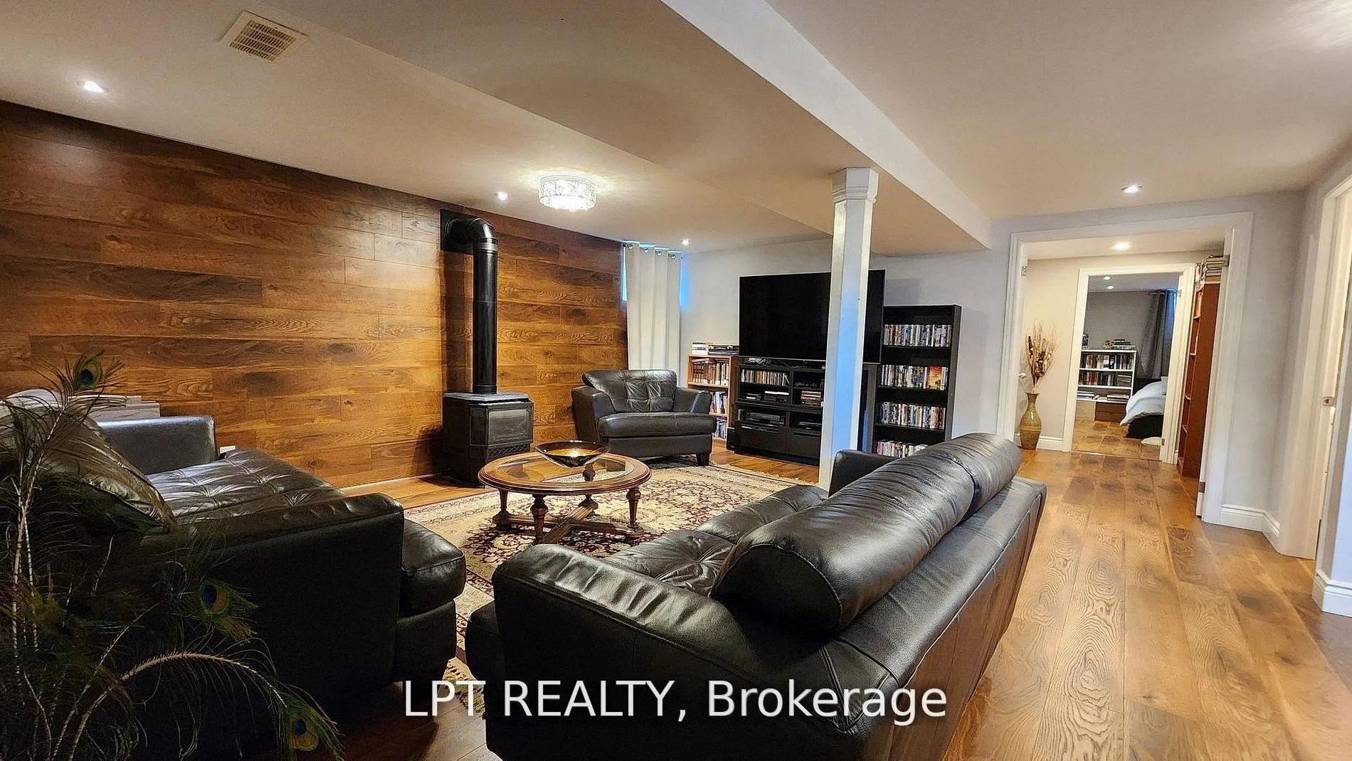 Photo 22 of 48 Maplehurst Crescent, Barrie, Cundles East — HOMEH