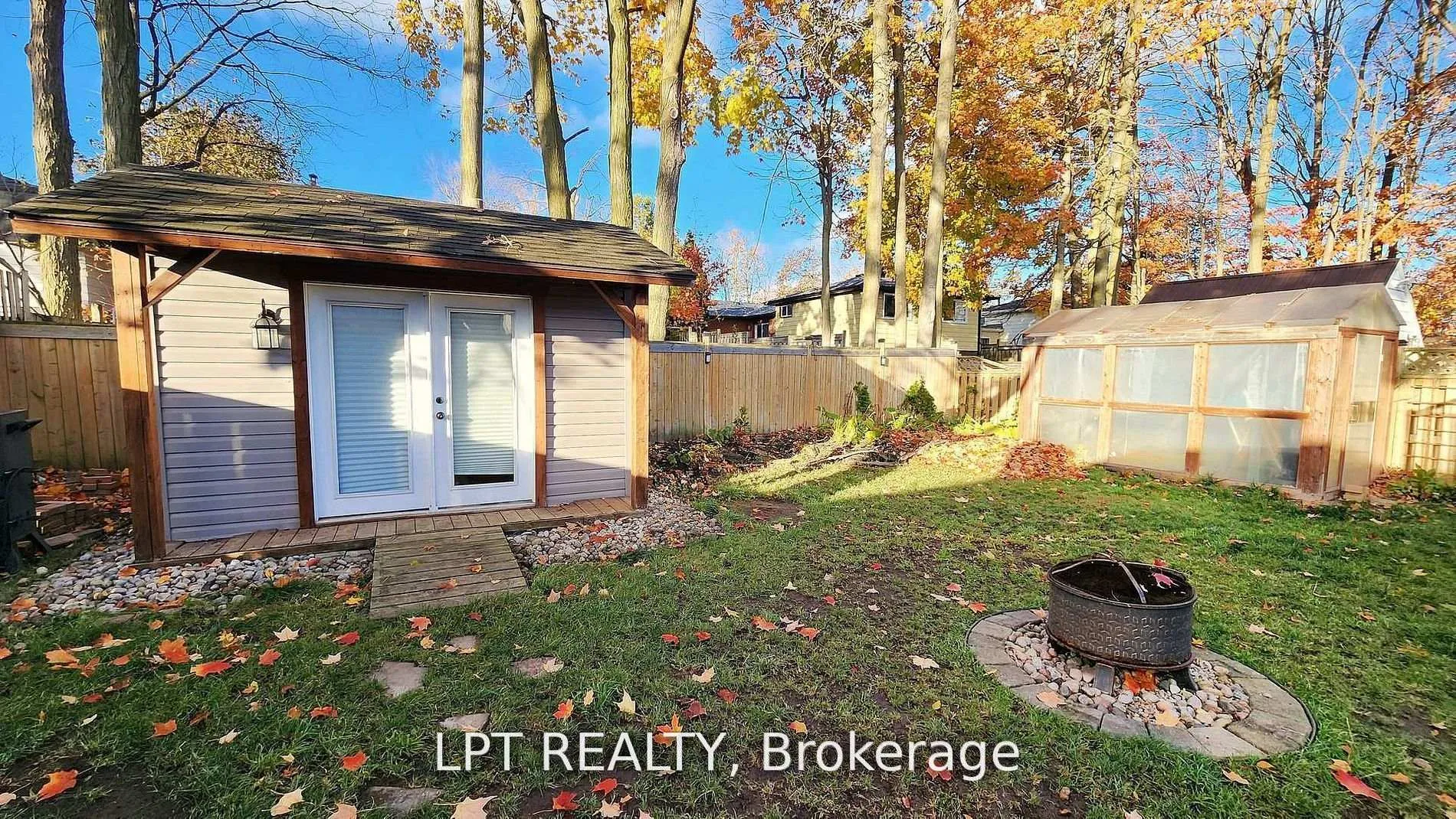 Photo 38 of 48 Maplehurst Crescent, Barrie, Cundles East — HOMEH