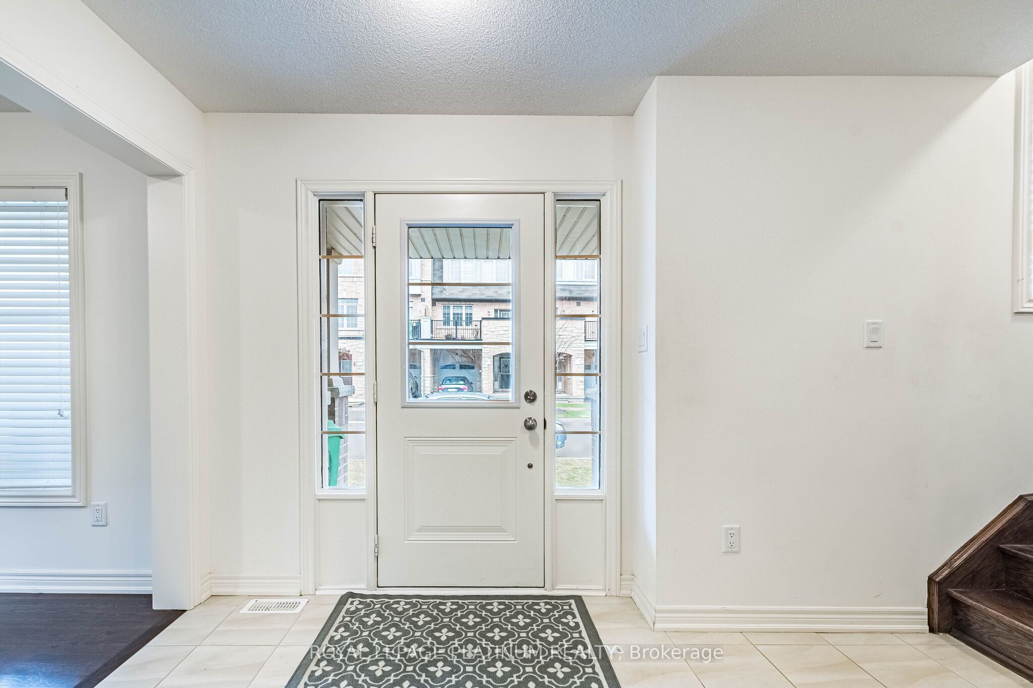 Photo 12 of 45 Haymarket Drive, Brampton, Northwest Brampton — HOMEH