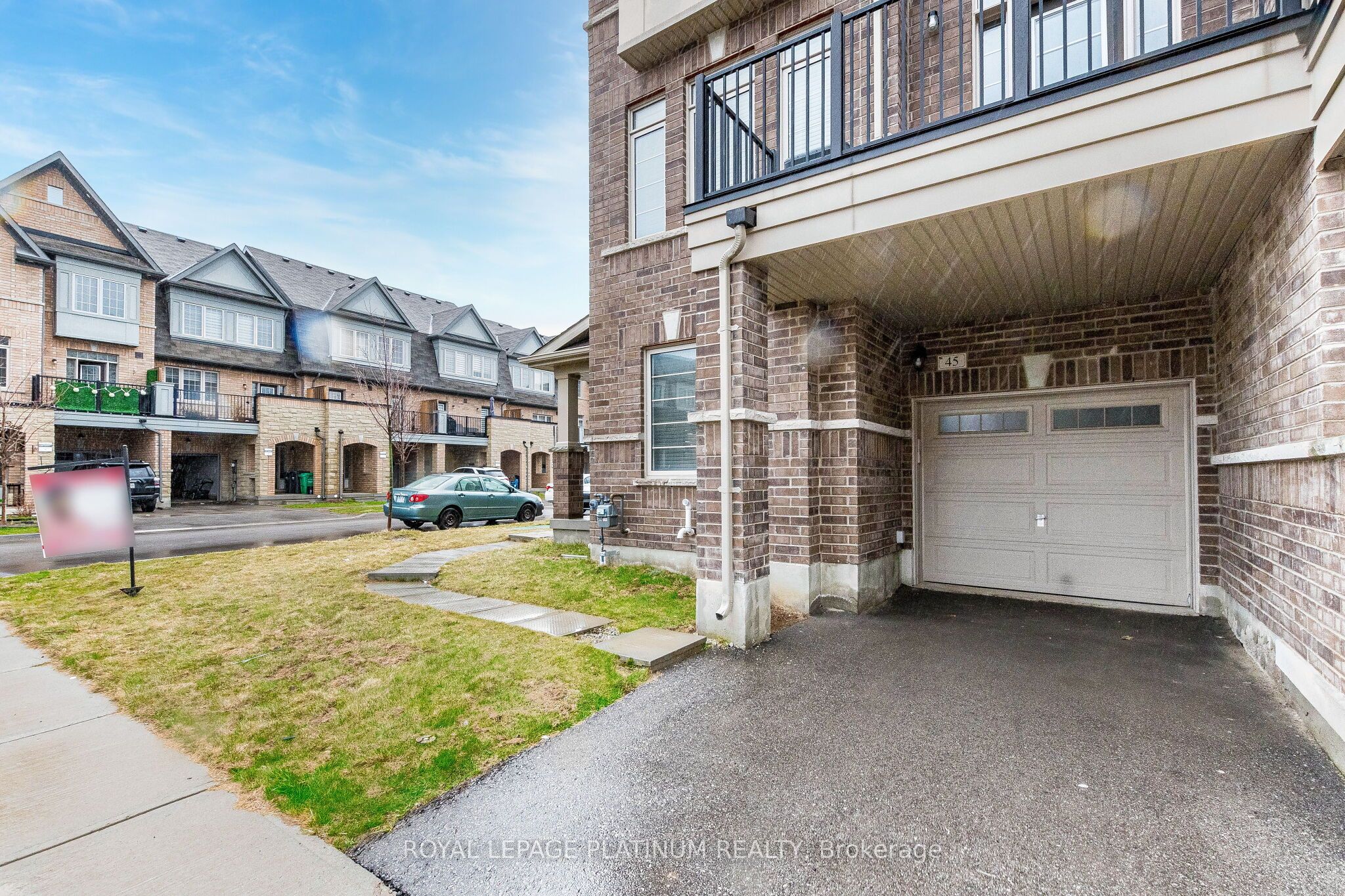 Photo 8 of 45 Haymarket Drive, Brampton, Northwest Brampton — HOMEH