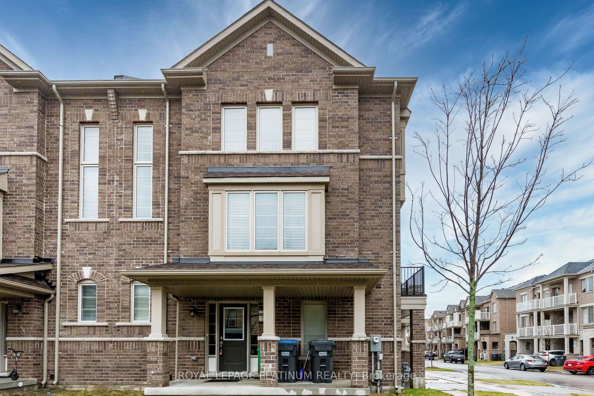 Photo 3 of 45 Haymarket Drive, Brampton, Northwest Brampton — HOMEH