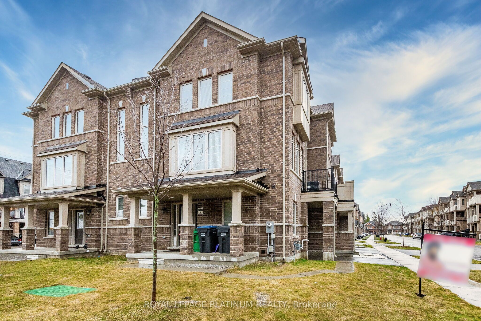 Photo 2 of 45 Haymarket Drive, Brampton, Northwest Brampton — HOMEH