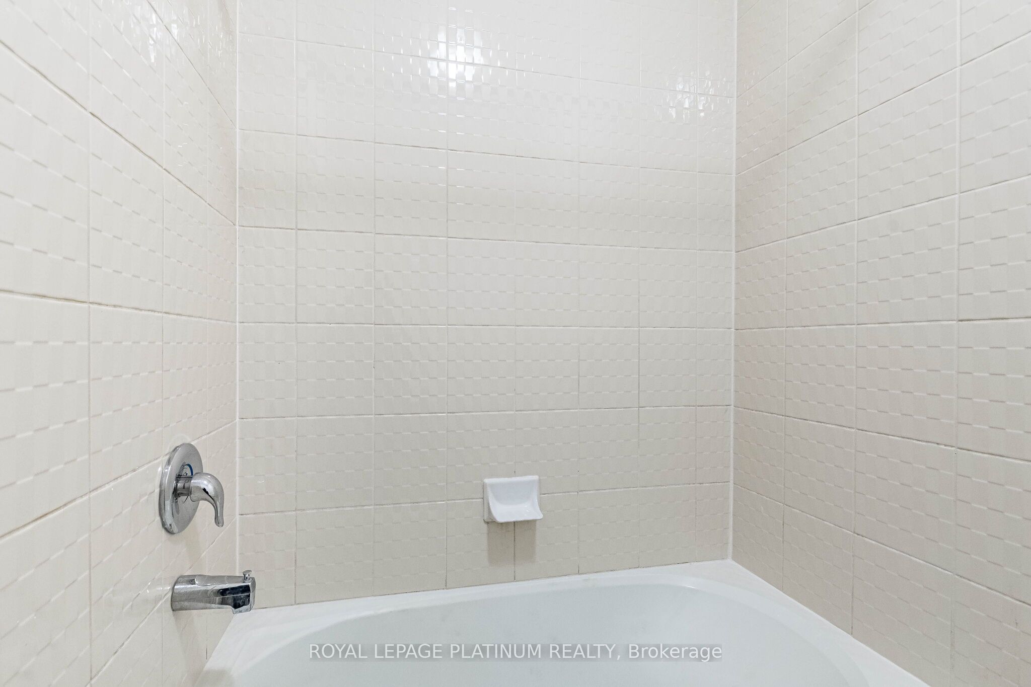 Photo 39 of 45 Haymarket Drive, Brampton, Northwest Brampton — HOMEH