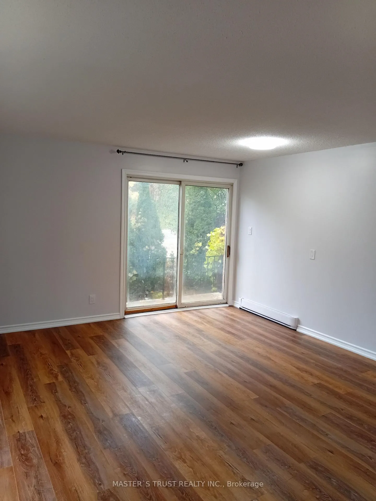 Photo 3 of Unit 1, 190 Borland Street E, Orillia — HOMEH