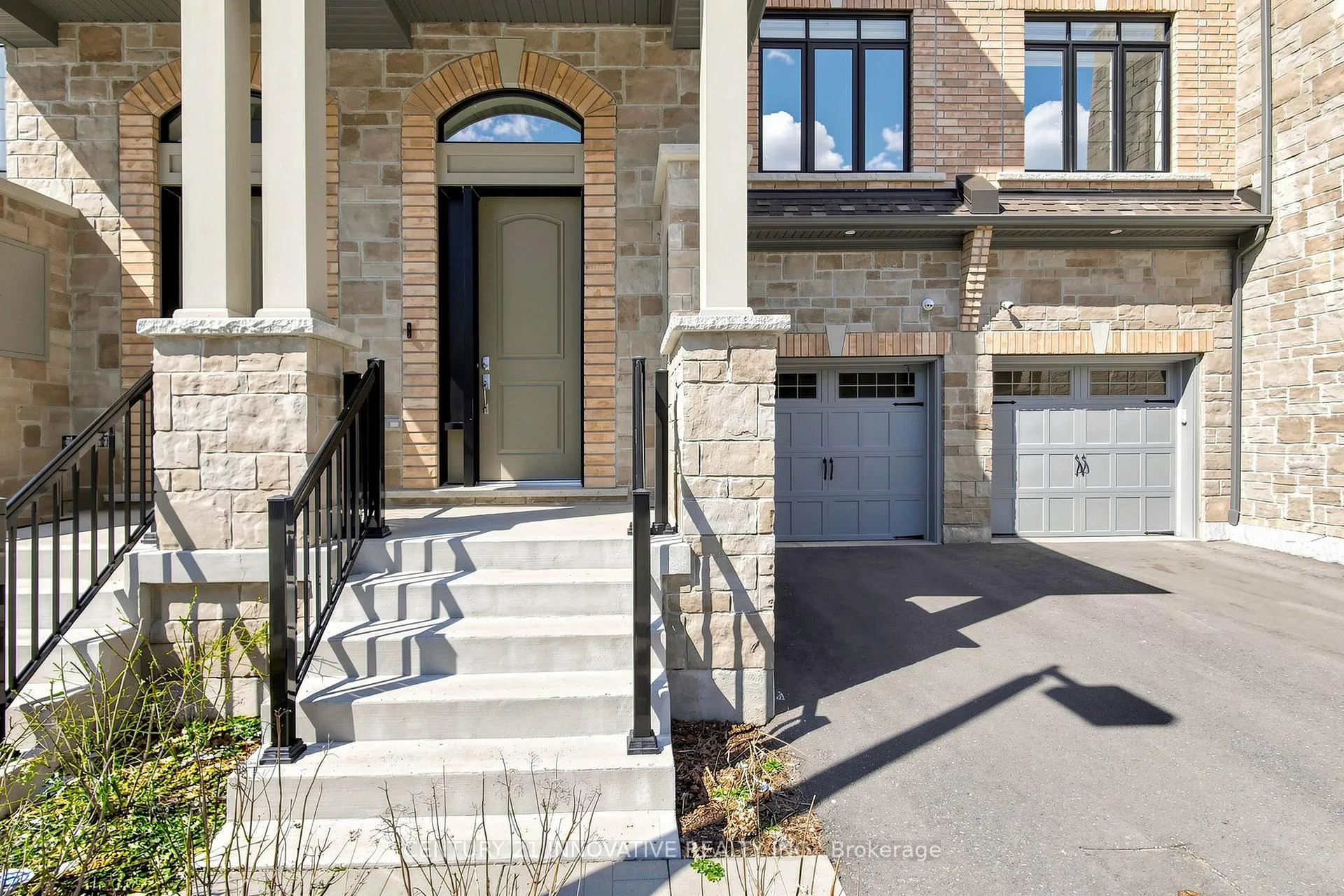 Photo 6 of 24 Icemaker Way, Whitby, Rural Whitby — HOMEH