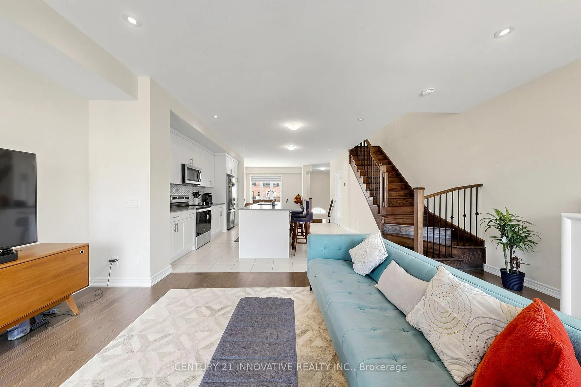 Photo 9 of 24 Icemaker Way, Whitby, Rural Whitby — HOMEH