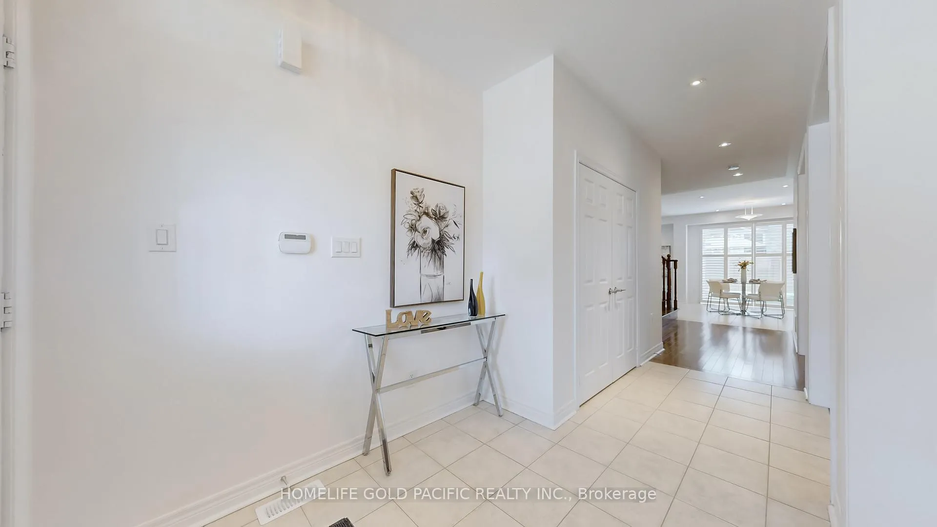 Photo 3 of 24 Earnshaw Drive, Markham, Victoria Square — HOMEH