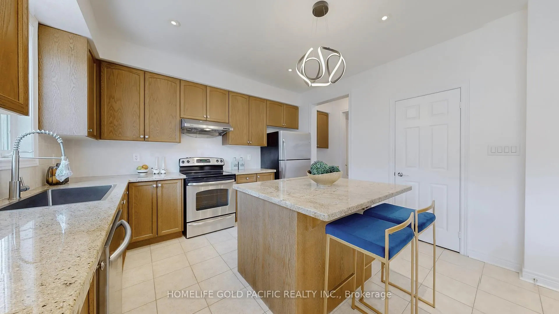 Photo 21 of 24 Earnshaw Drive, Markham, Victoria Square — HOMEH