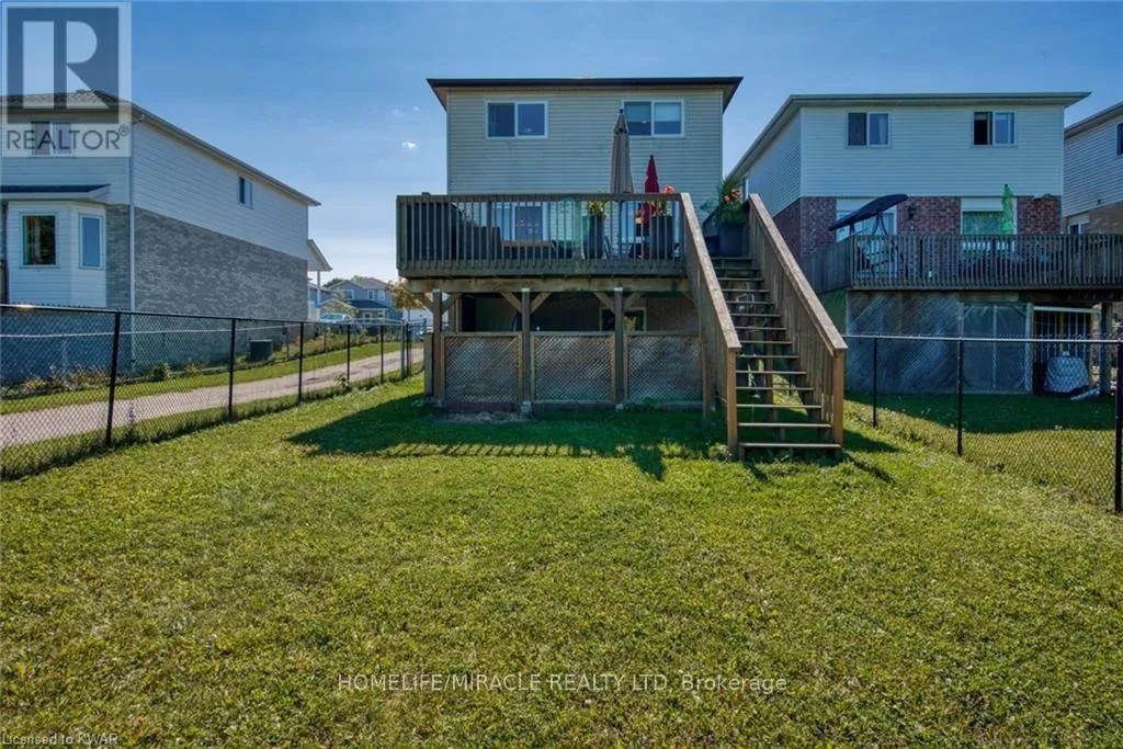 Photo 4 of 352 Bankside Drive, Kitchener, Highland West — HOMEH