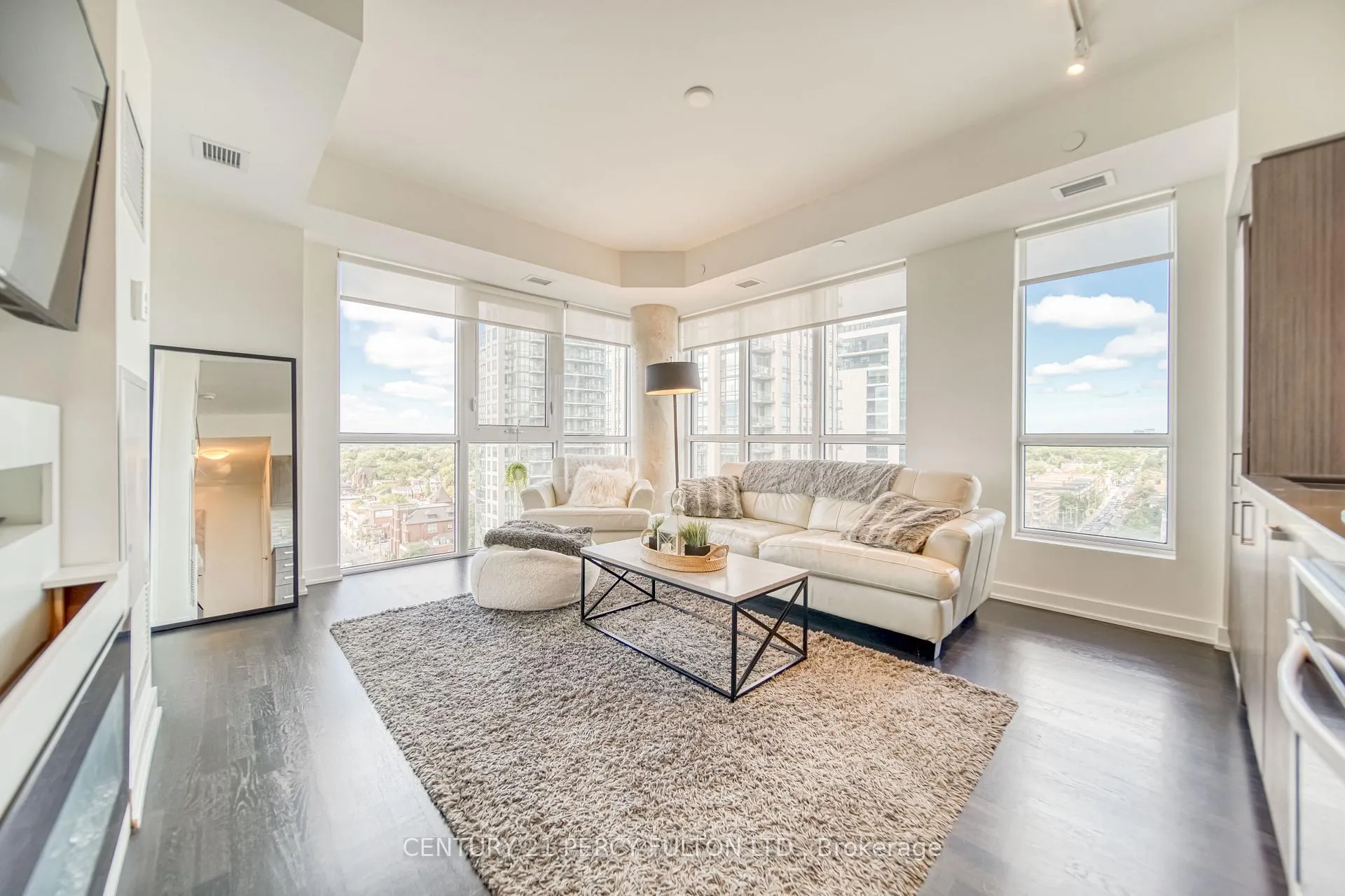 Photo 1 of Unit 1211, 501 St. Clair Avenue W, Toronto, Casa Loma — HOMEH