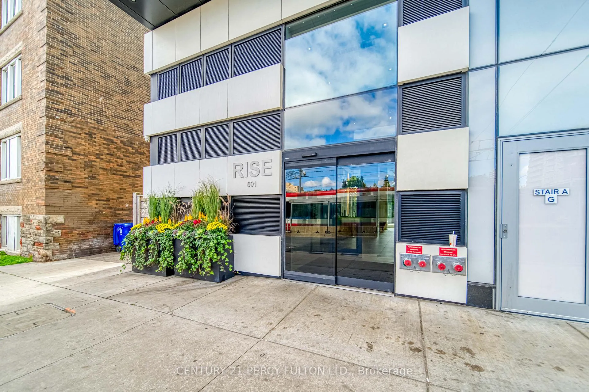 Photo 3 of Unit 1211, 501 St. Clair Avenue W, Toronto, Casa Loma — HOMEH