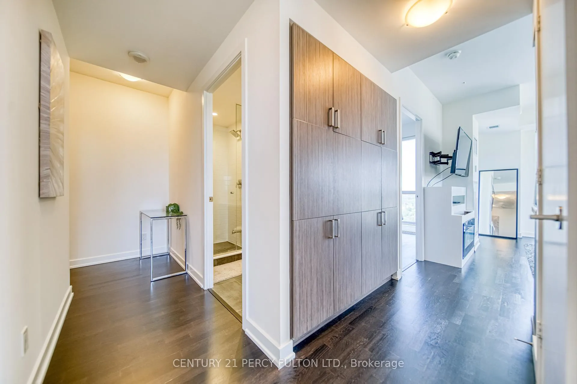 Photo 6 of Unit 1211, 501 St. Clair Avenue W, Toronto, Casa Loma — HOMEH