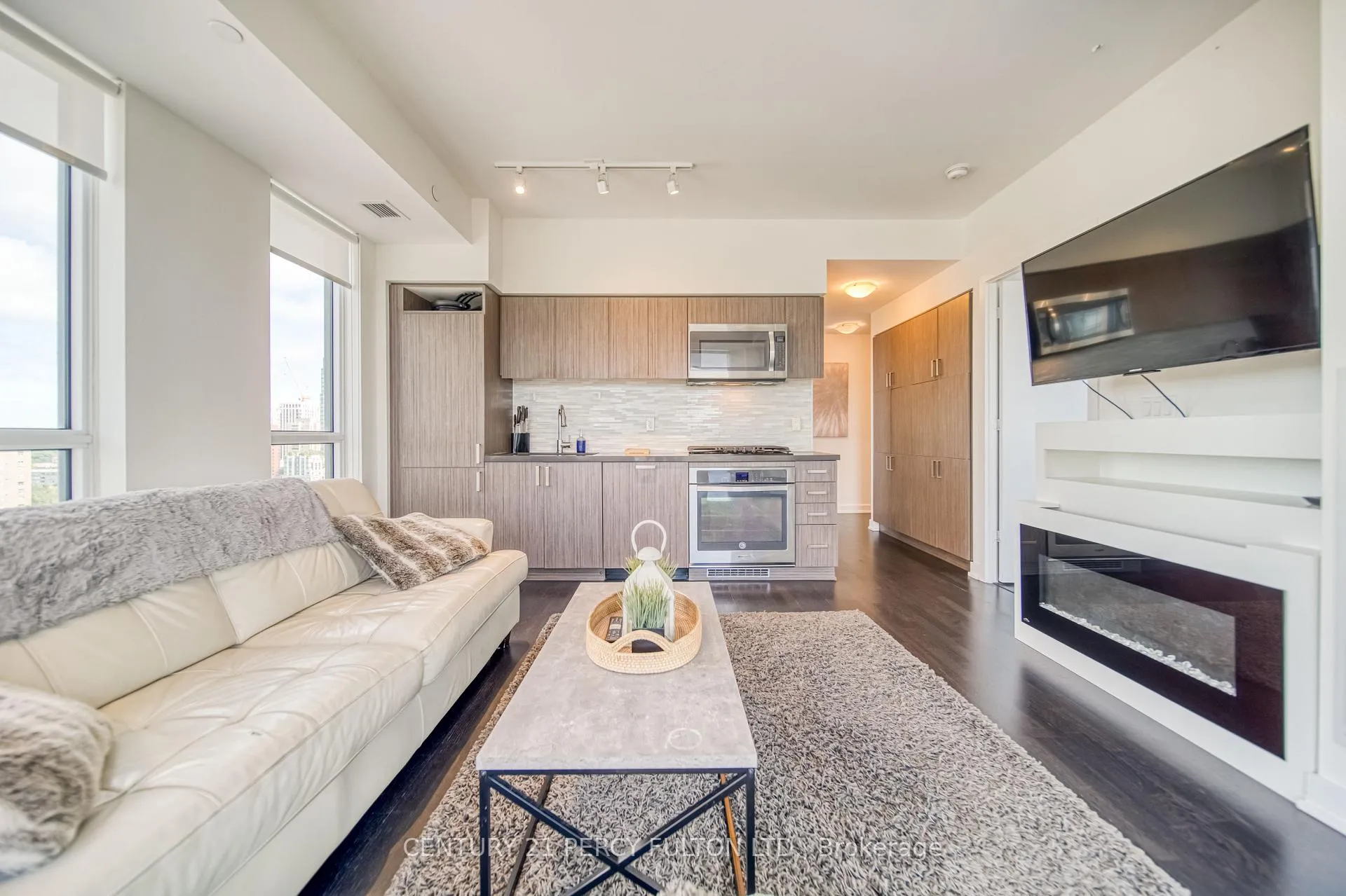 Photo 9 of Unit 1211, 501 St. Clair Avenue W, Toronto, Casa Loma — HOMEH