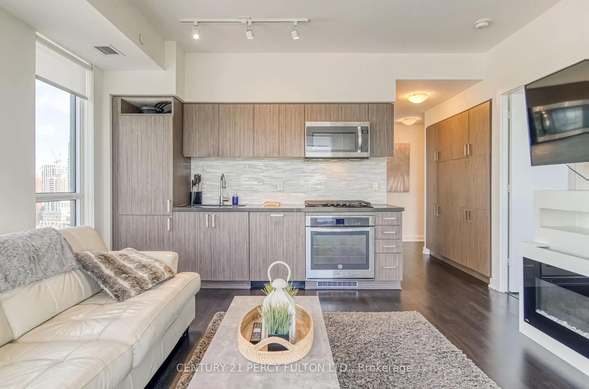 Photo 10 of Unit 1211, 501 St. Clair Avenue W, Toronto, Casa Loma — HOMEH