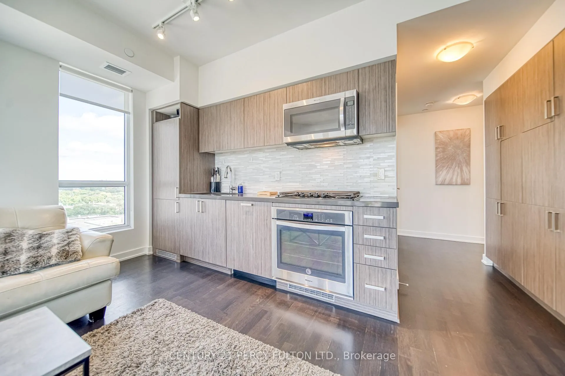 Photo 11 of Unit 1211, 501 St. Clair Avenue W, Toronto, Casa Loma — HOMEH