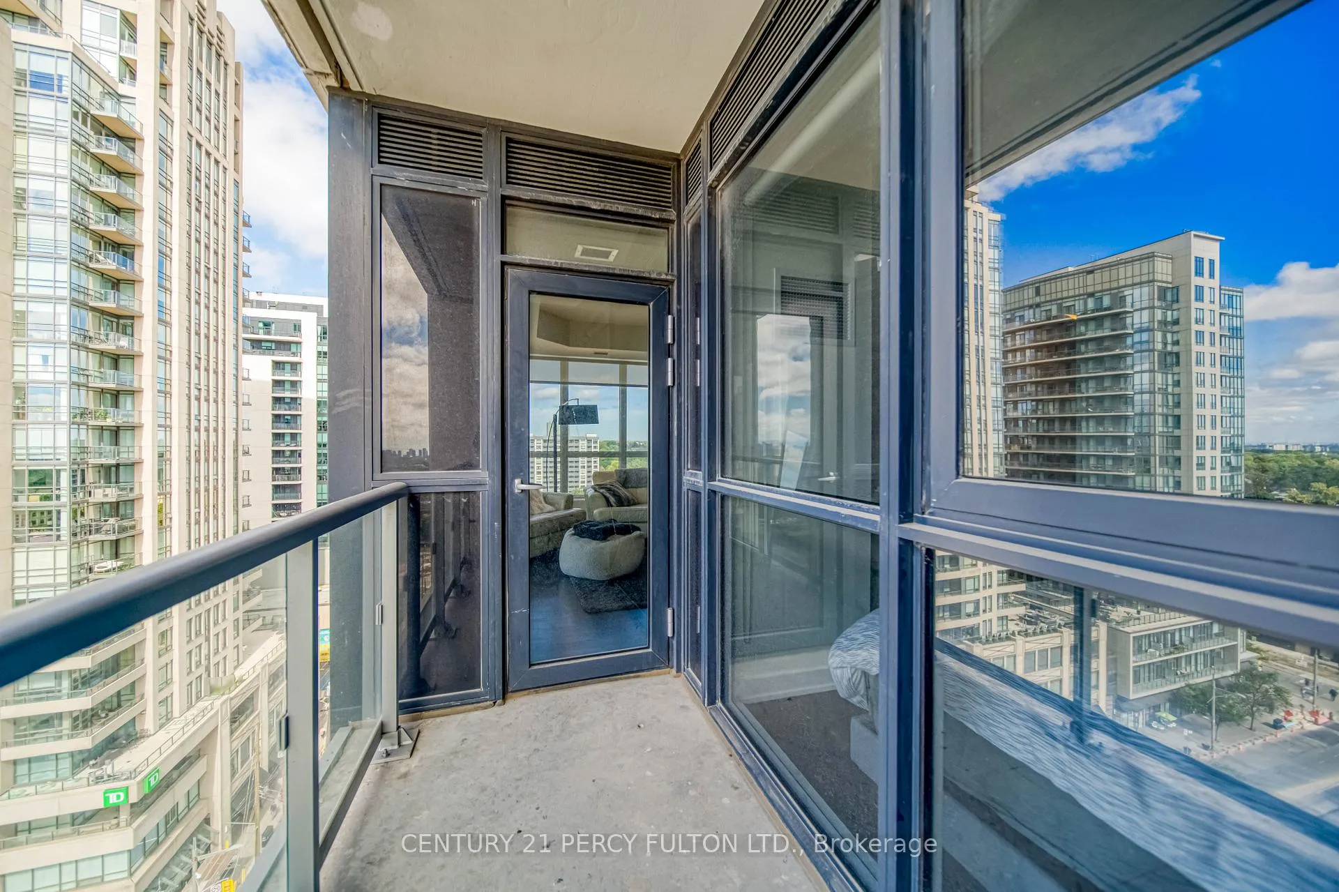 Photo 23 of Unit 1211, 501 St. Clair Avenue W, Toronto, Casa Loma — HOMEH
