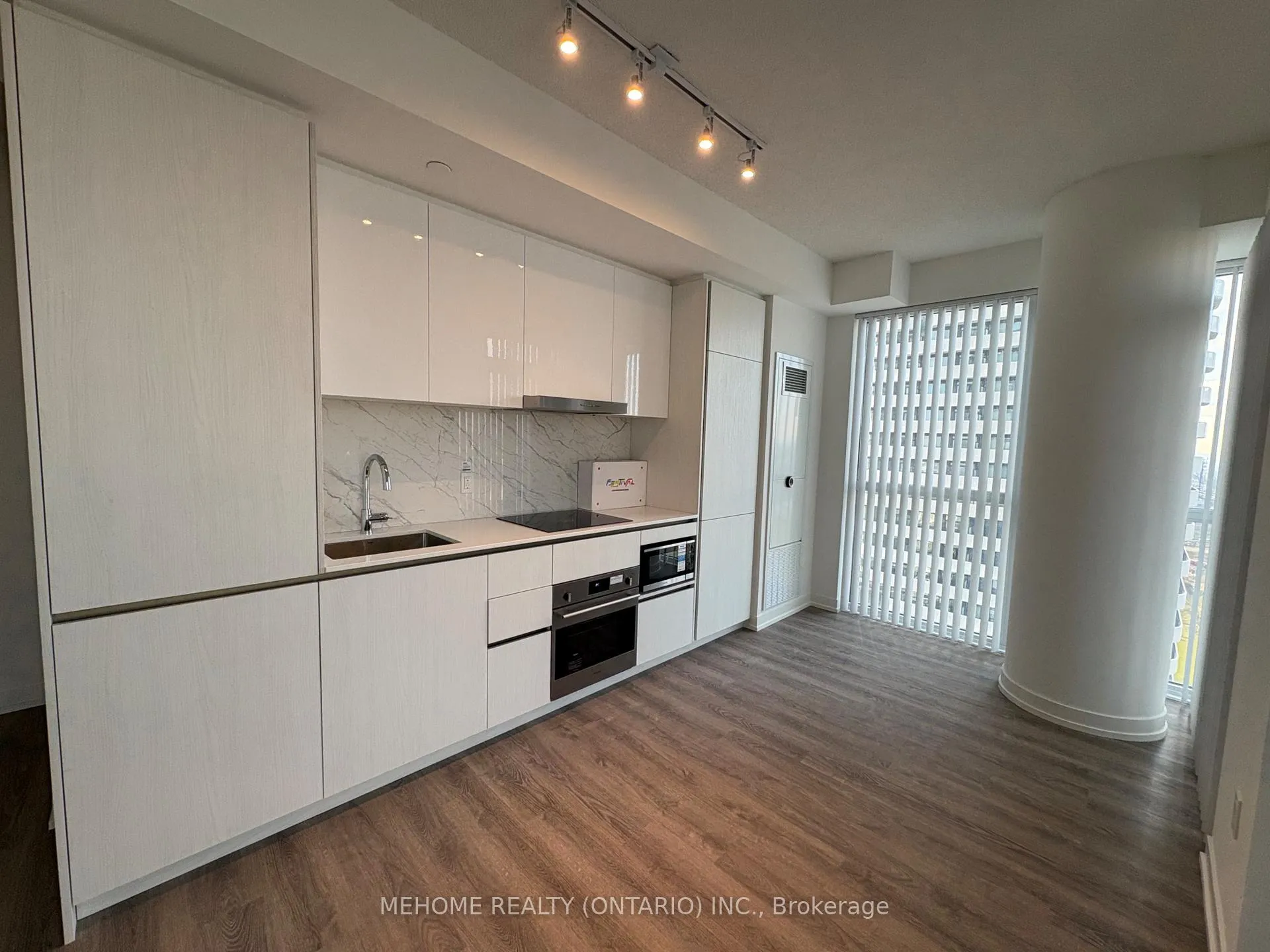 Photo 3 of Unit 1902, 8 Interchange Way, Vaughan, Vaughan Corporate Centre — HOMEH