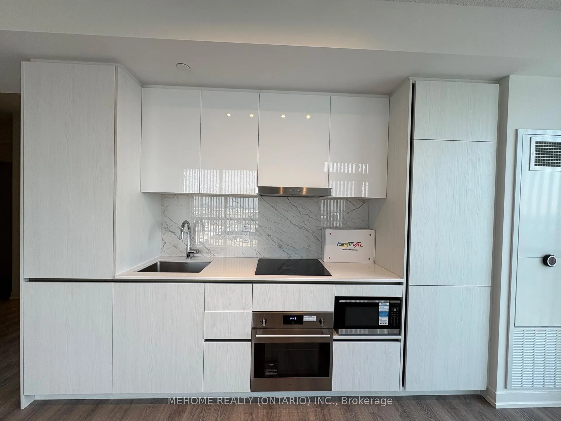 Photo 5 of Unit 1902, 8 Interchange Way, Vaughan, Vaughan Corporate Centre — HOMEH