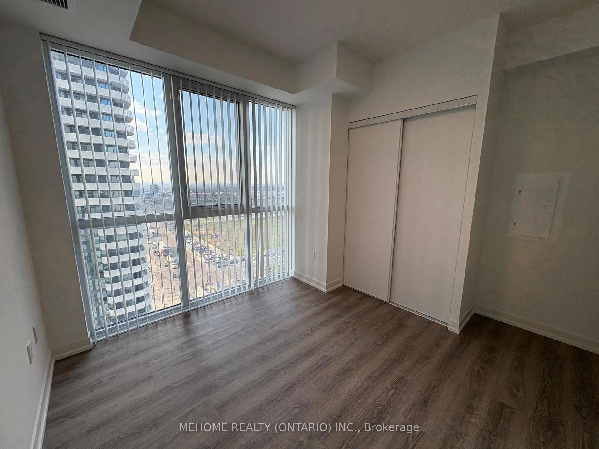 Photo 9 of Unit 1902, 8 Interchange Way, Vaughan, Vaughan Corporate Centre — HOMEH