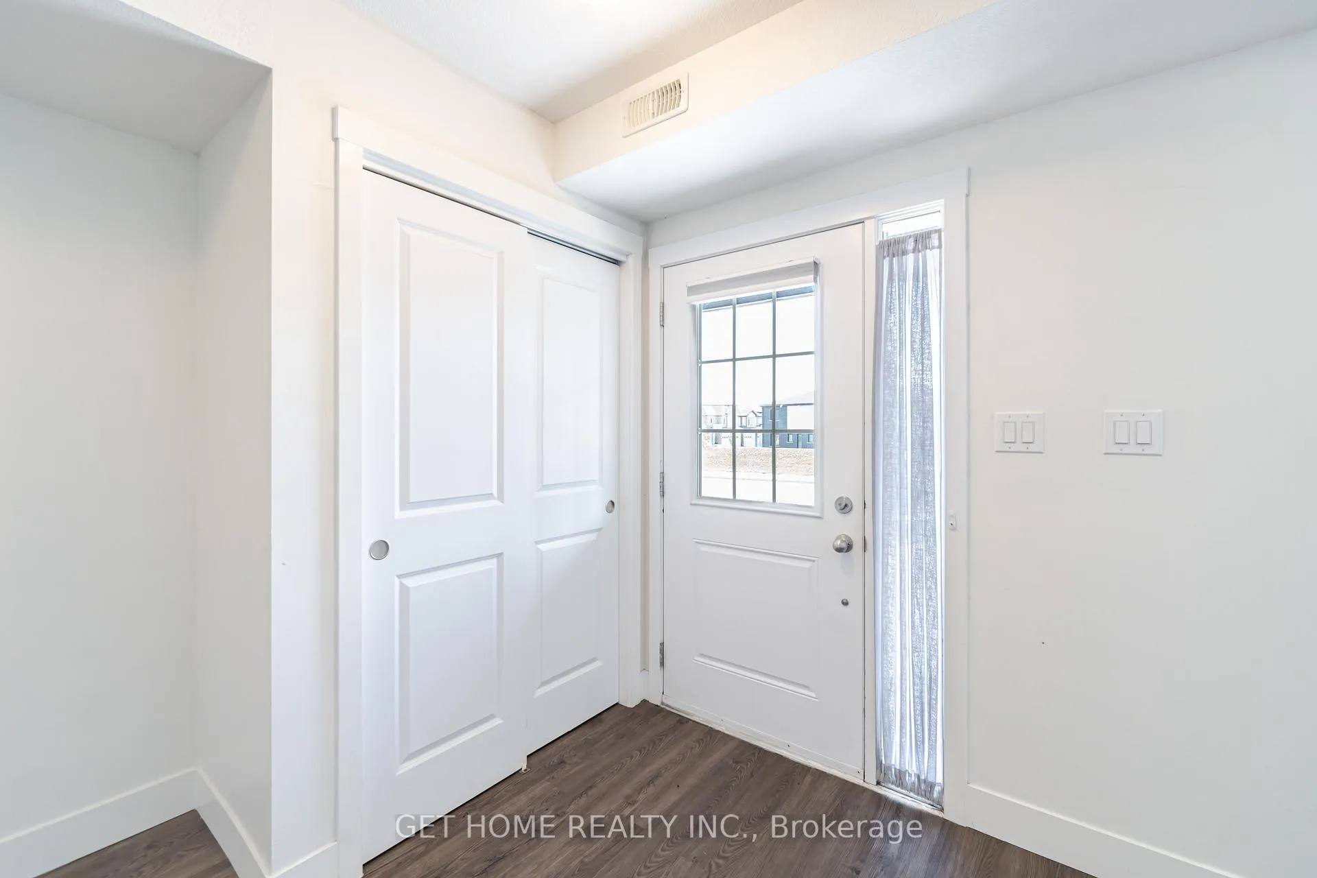 Photo 4 of Unit B-17, 160 Rochefort Street, Kitchener — HOMEH