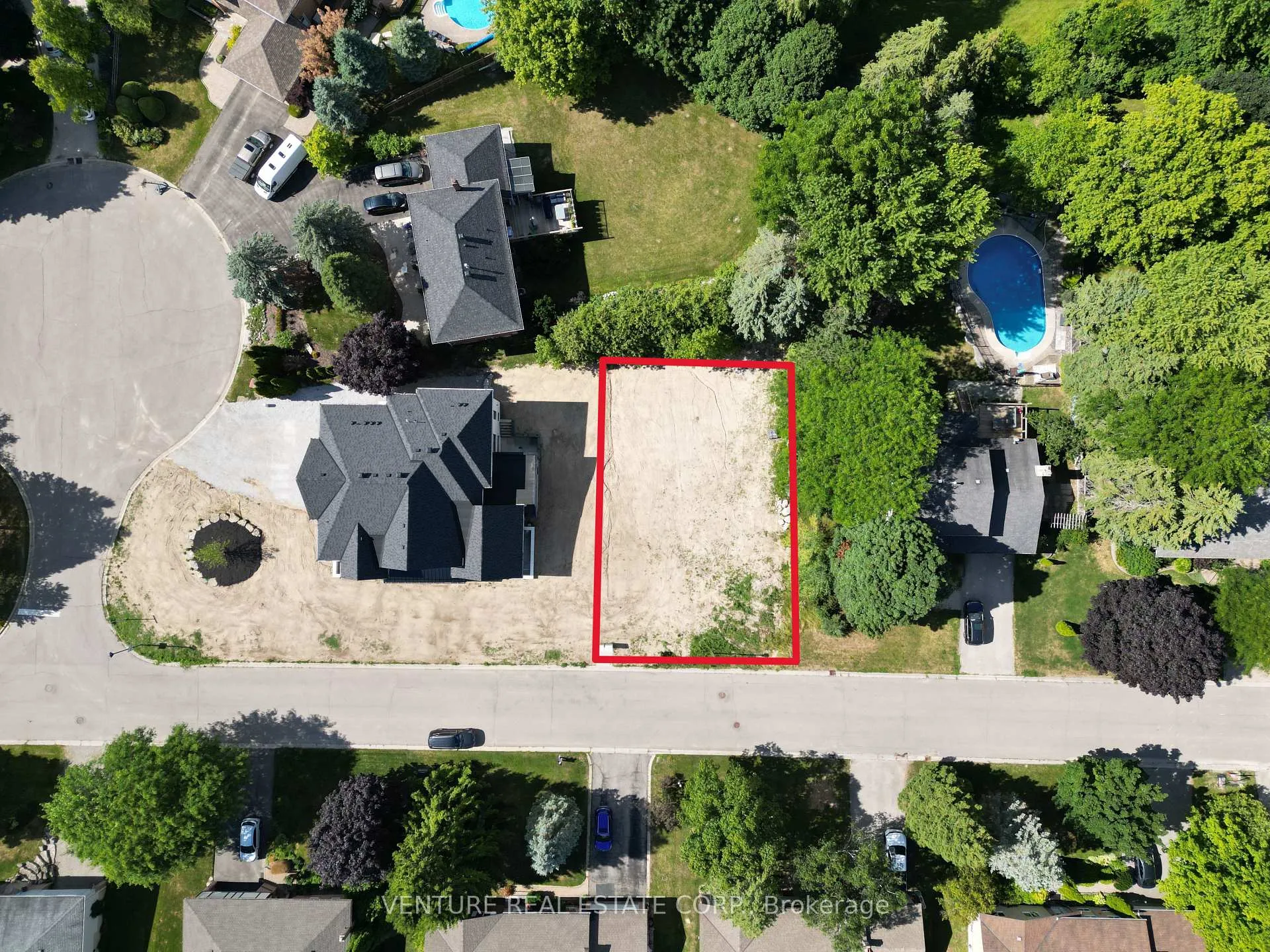 Photo 1 of 118 Moore Park Drive, King, Schomberg — HOMEH