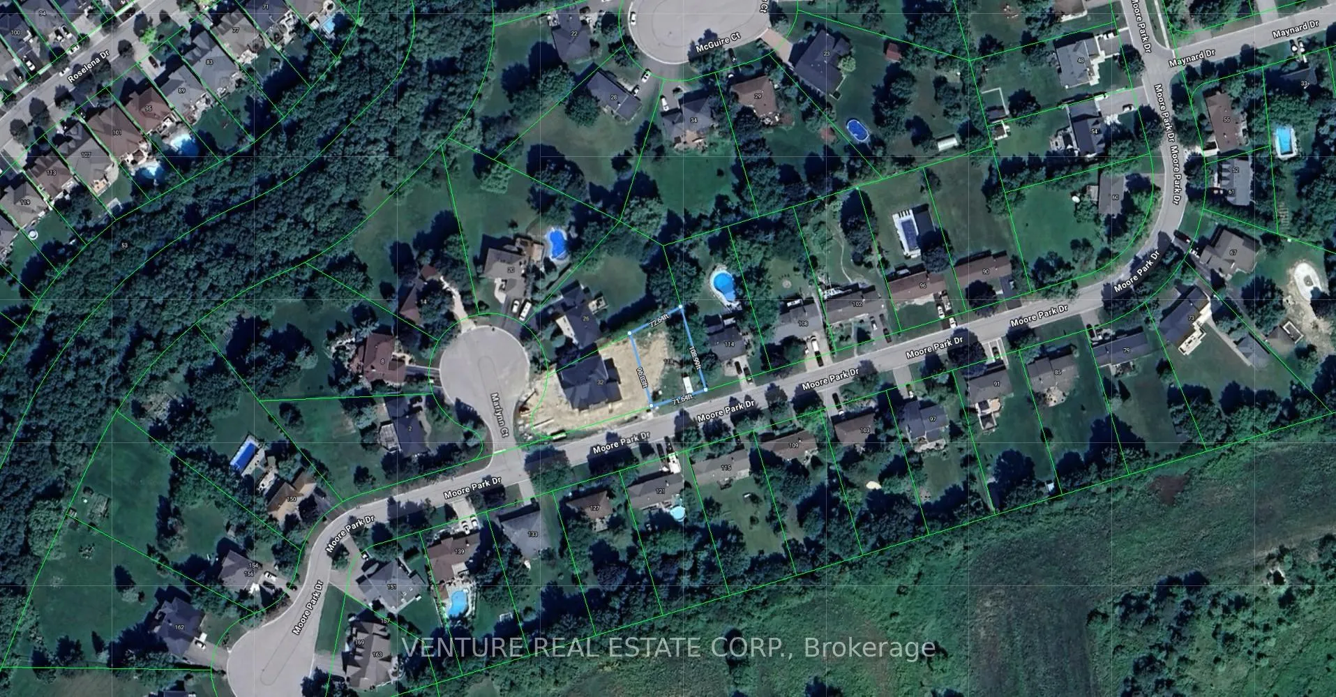 Photo 7 of 118 Moore Park Drive, King, Schomberg — HOMEH