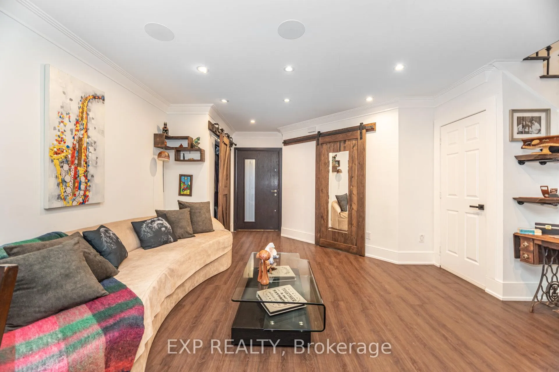 Photo 9 of 118 Solway Avenue, Vaughan, Maple — HOMEH