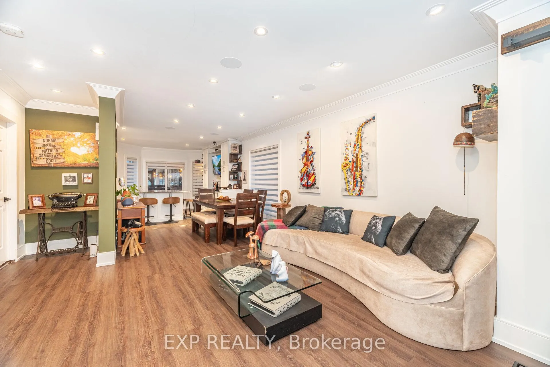 Photo 10 of 118 Solway Avenue, Vaughan, Maple — HOMEH