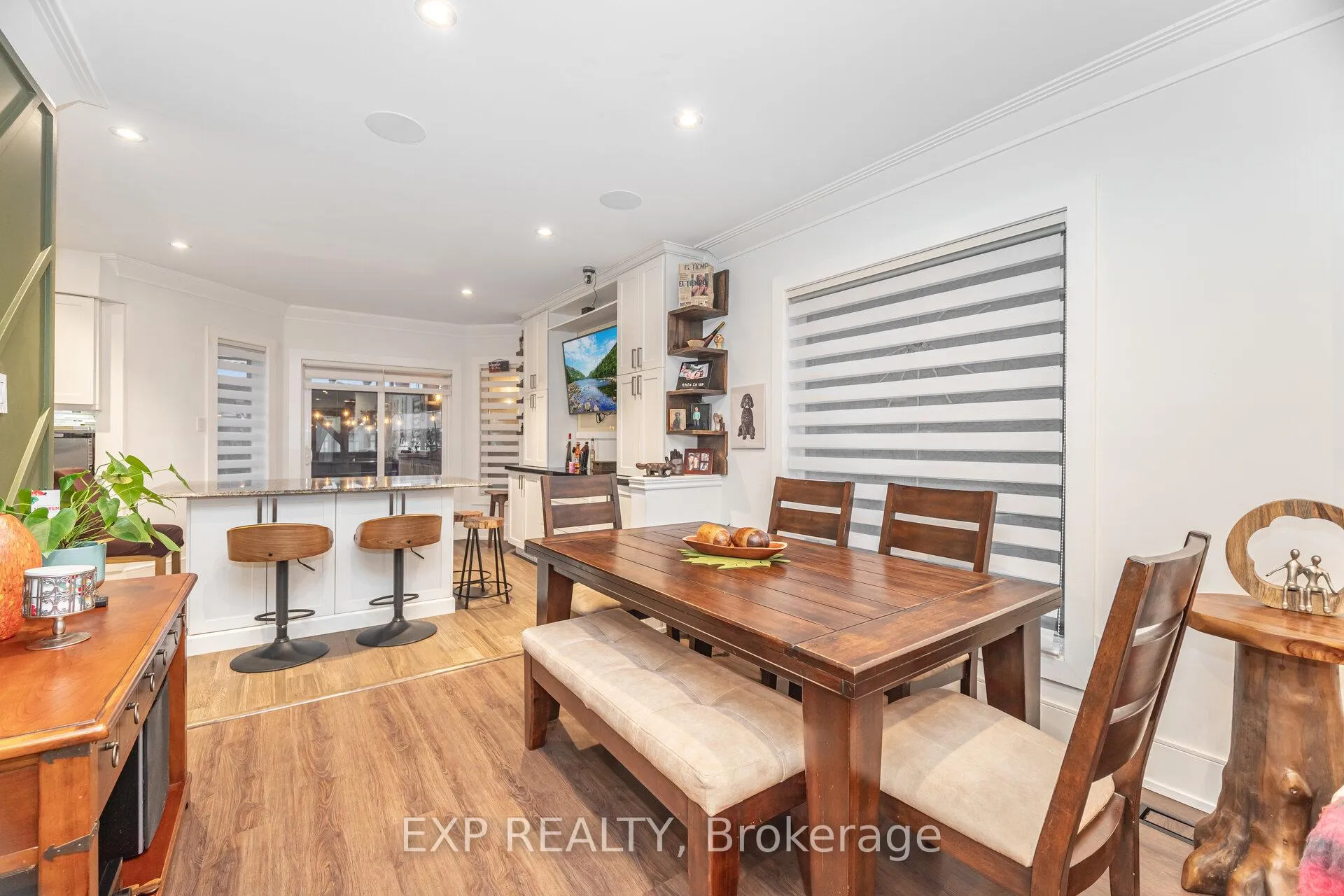 Photo 12 of 118 Solway Avenue, Vaughan, Maple — HOMEH