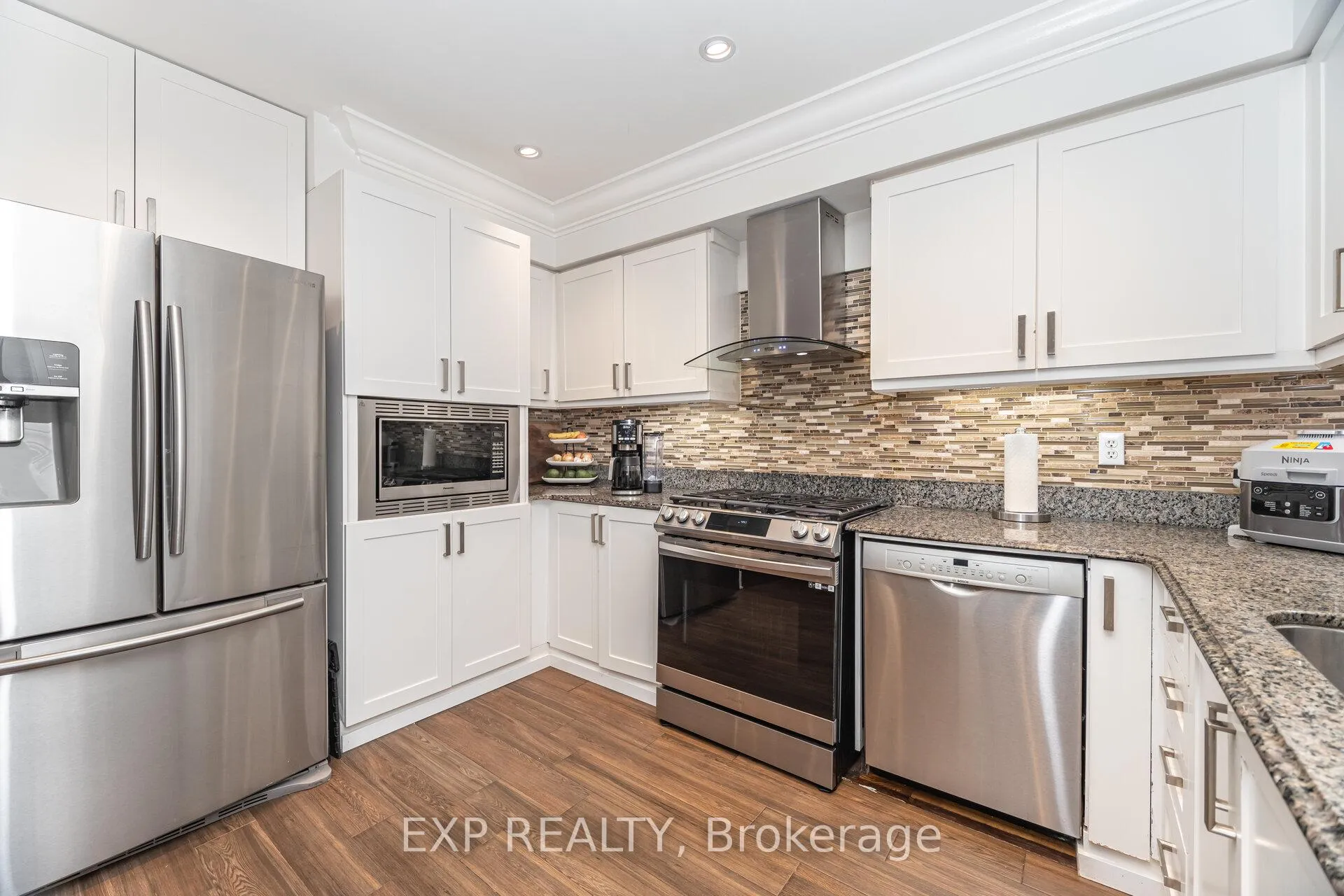 Photo 14 of 118 Solway Avenue, Vaughan, Maple — HOMEH