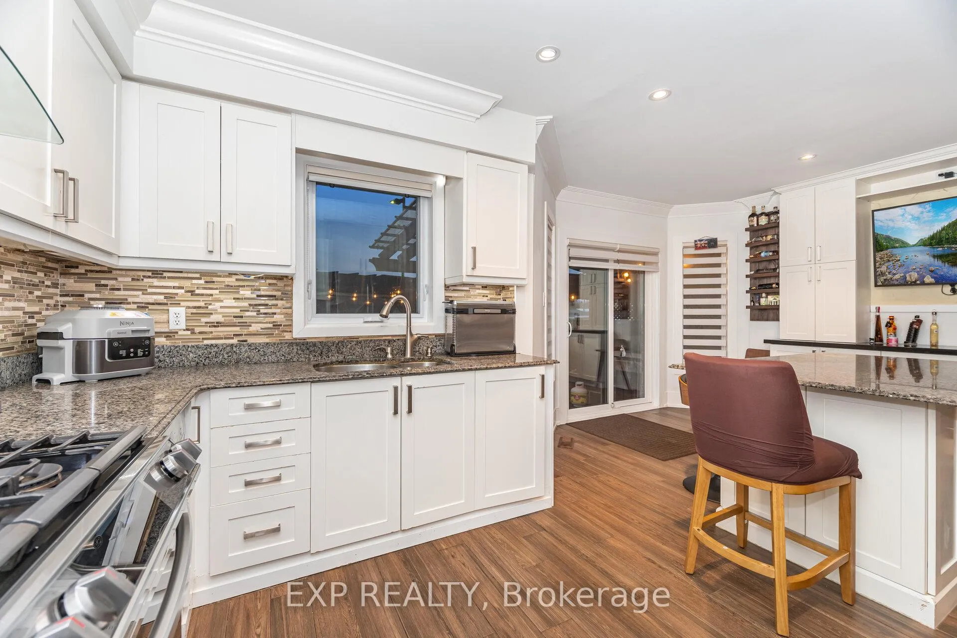 Photo 15 of 118 Solway Avenue, Vaughan, Maple — HOMEH