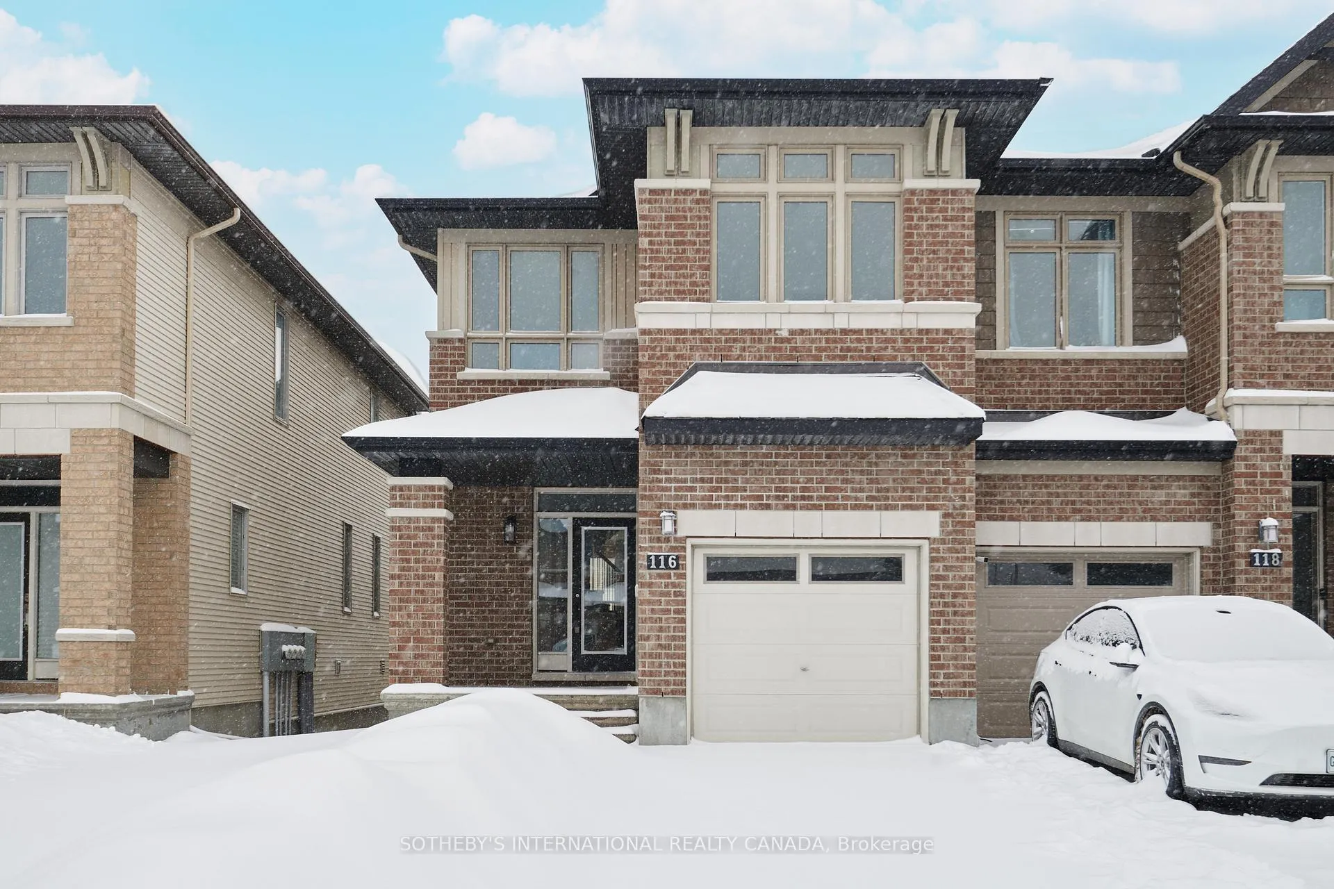 Front of 116 Popplewell Crescent