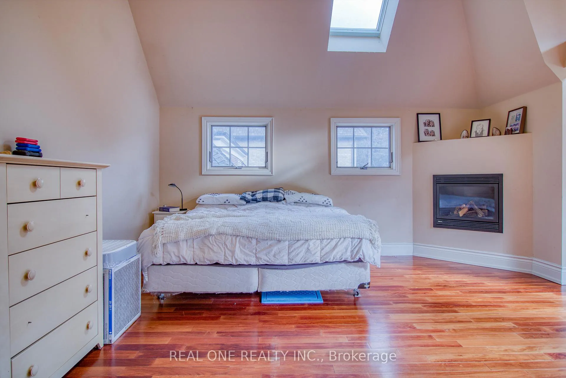 Photo 15 of 129 Imperial Street, Toronto, Yonge-Eglinton — HOMEH