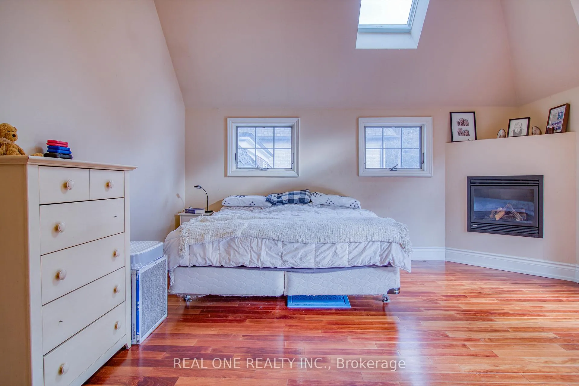 Photo 16 of 129 Imperial Street, Toronto, Yonge-Eglinton — HOMEH