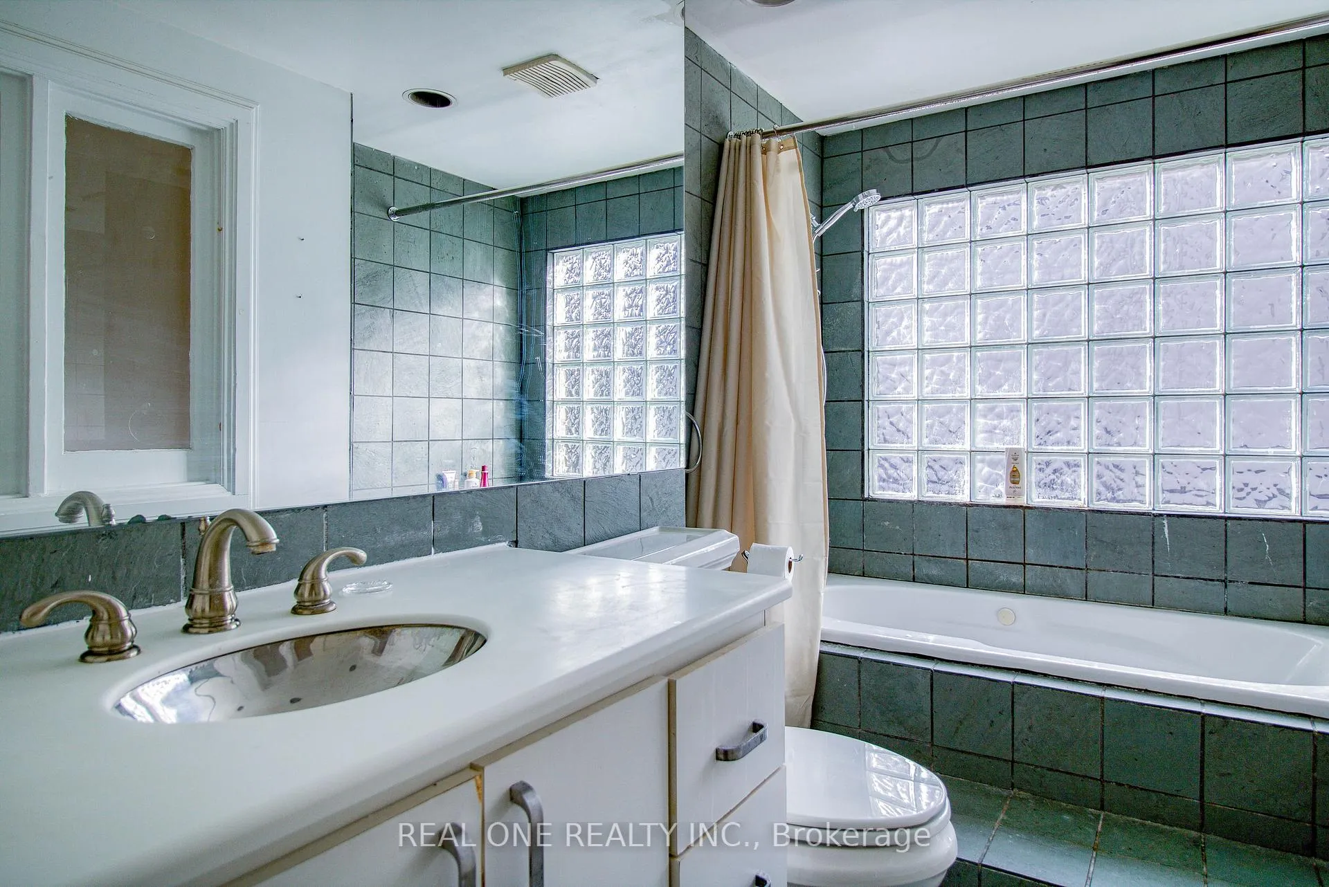 Photo 27 of 129 Imperial Street, Toronto, Yonge-Eglinton — HOMEH