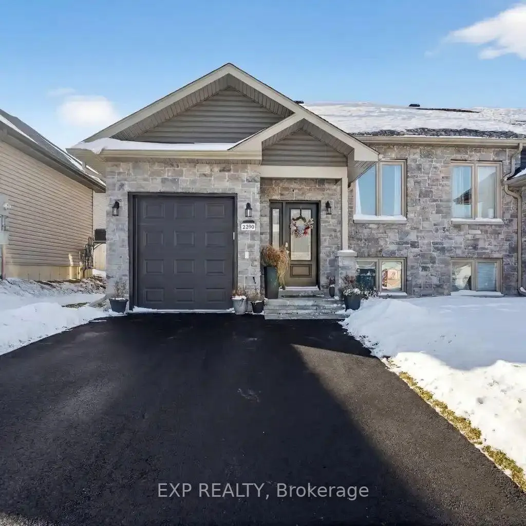 Photo 1 of 2390 Watson Crescent, Cornwall — HOMEH