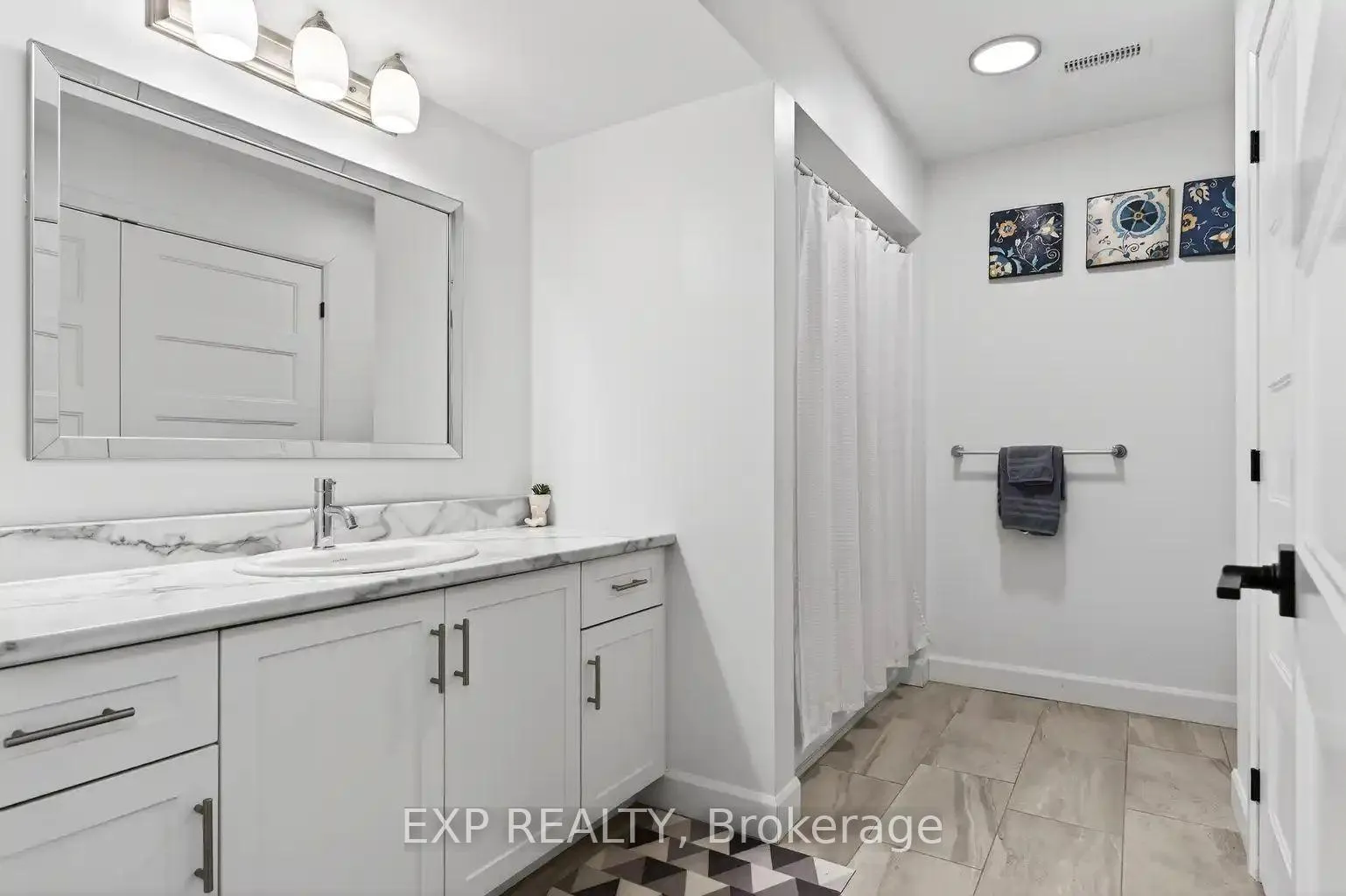 Photo 2 of 2390 Watson Crescent, Cornwall — HOMEH