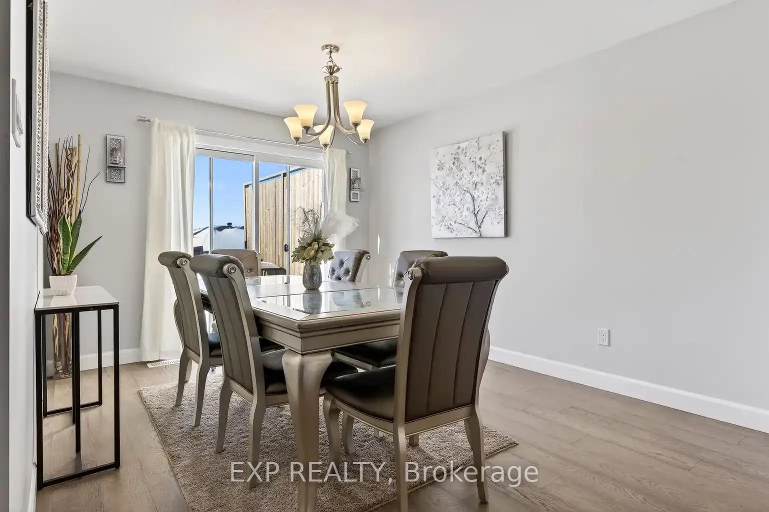Photo 3 of 2390 Watson Crescent, Cornwall — HOMEH