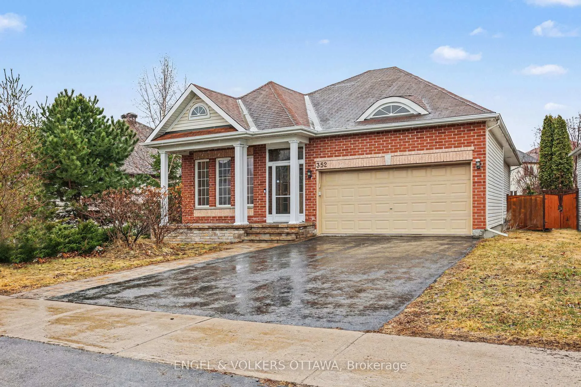 Photo 4 of 352 West Ridge Drive, Ottawa, Stittsville (South) — HOMEH