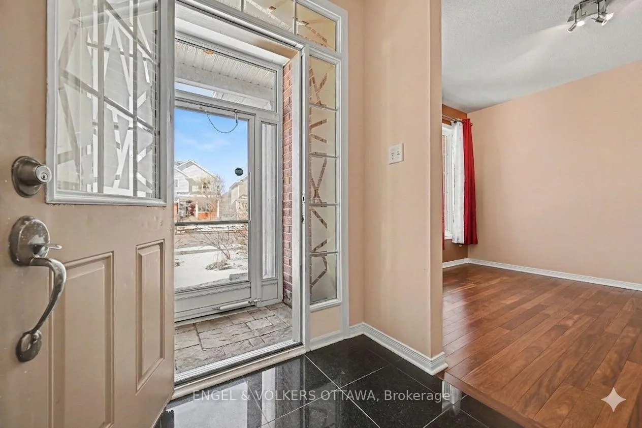 Photo 5 of 352 West Ridge Drive, Ottawa, Stittsville (South) — HOMEH